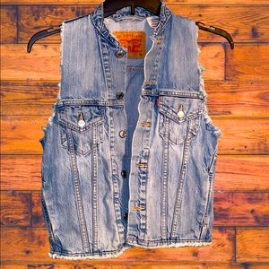 Levi’s rugged vest